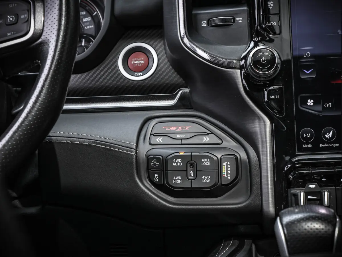 TRX | 6.2L V8 Supercharged | 4x4 Crew Cab | Carbon | Panorama