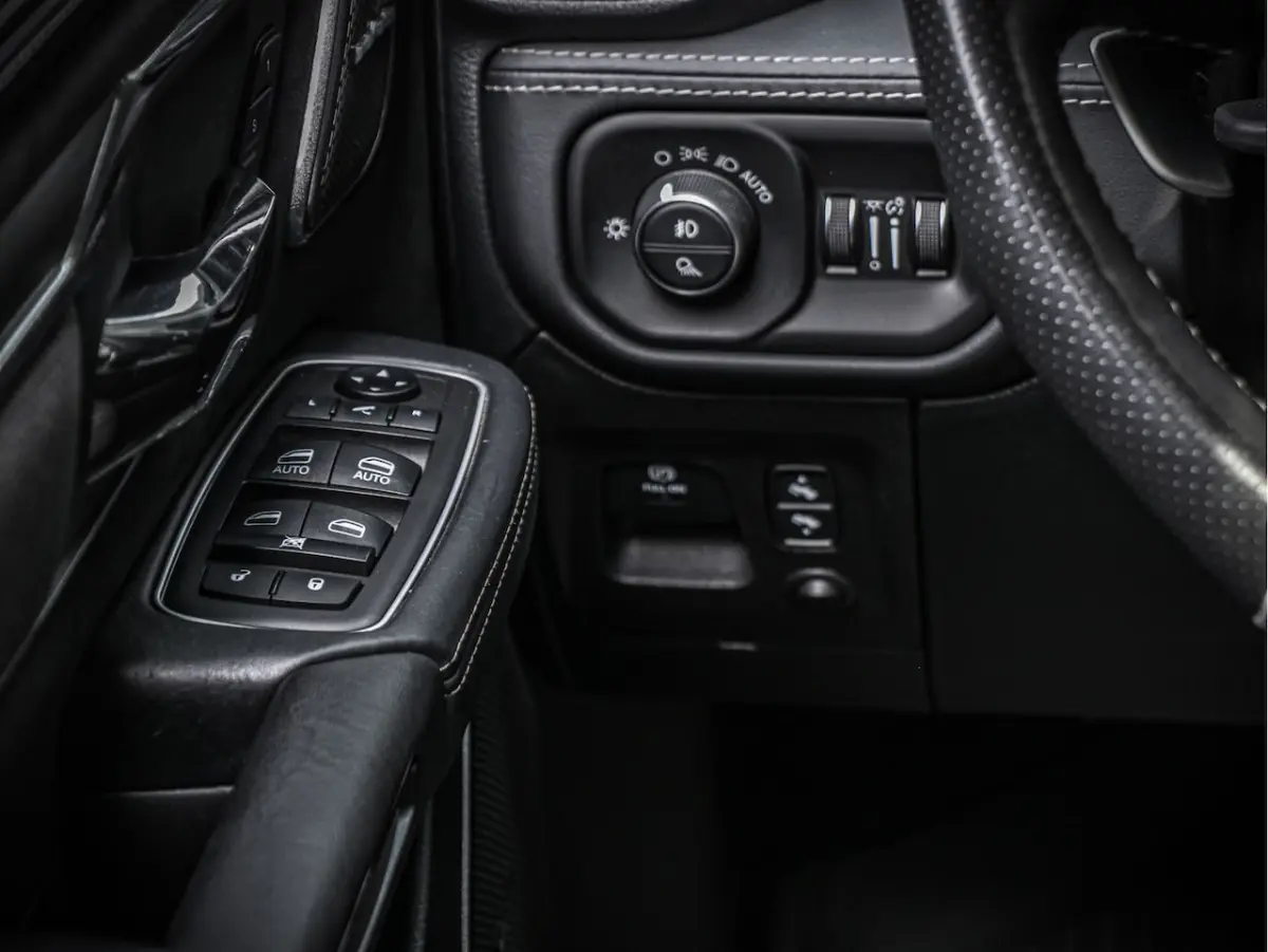TRX | 6.2L V8 Supercharged | 4x4 Crew Cab | Carbon | Panorama