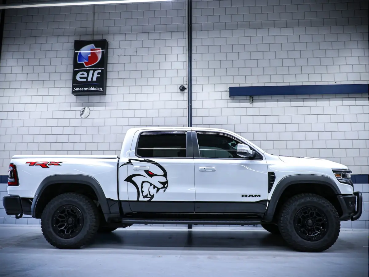 TRX | 6.2L V8 Supercharged | 4x4 Crew Cab | Carbon | Panorama