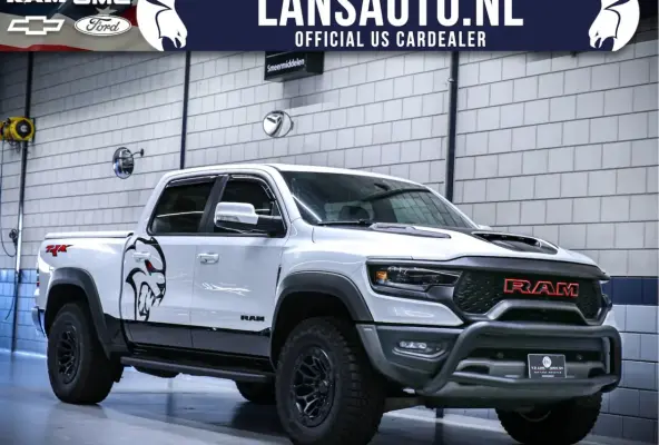 TRX | 6.2L V8 Supercharged | 4x4 Crew Cab | Carbon | Panorama