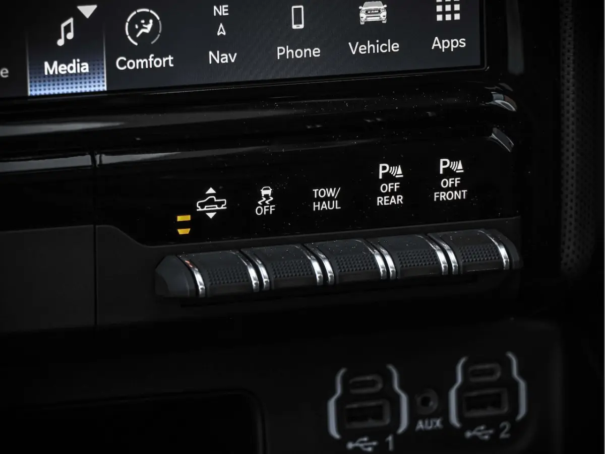 Limited Night Edition | Digitale cluster | 5.7L HEMI V8