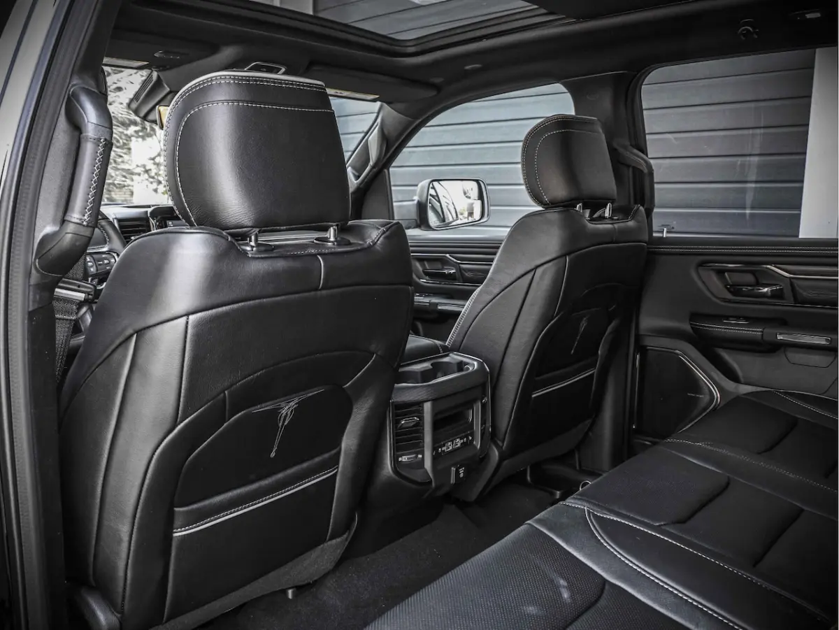 Limited Night Edition | Digitale cluster | 5.7L HEMI V8