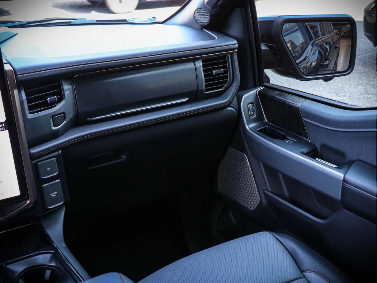 | 514 km. range Extended Range | Canadian Specs