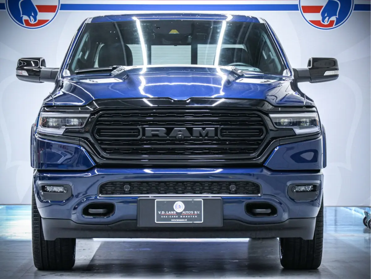 Crew Cab Limited Night Edition | Luchtvering | Head-up display Fully loaded