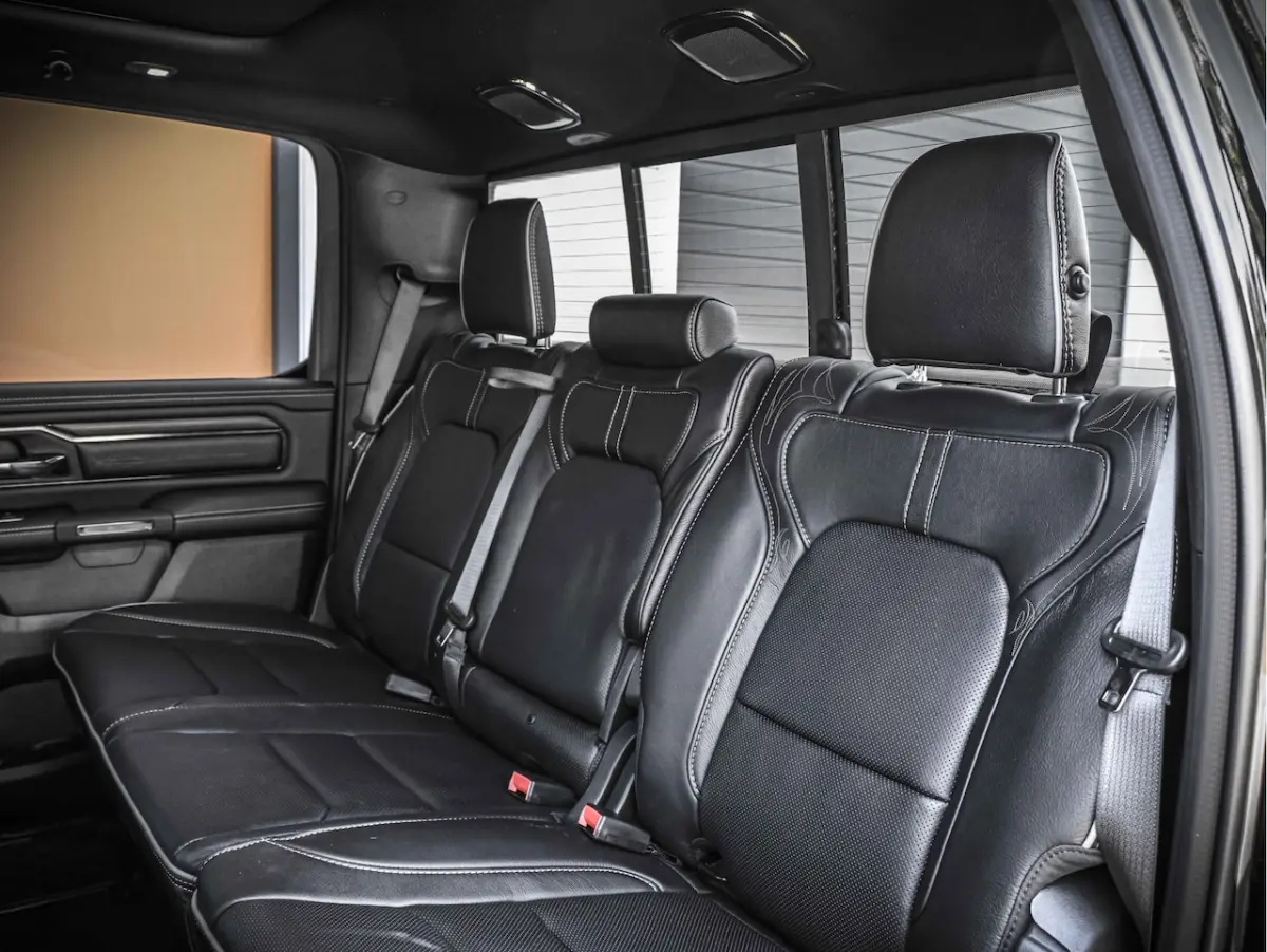 Limited Night Edition | Digitale cluster | 5.7L HEMI V8