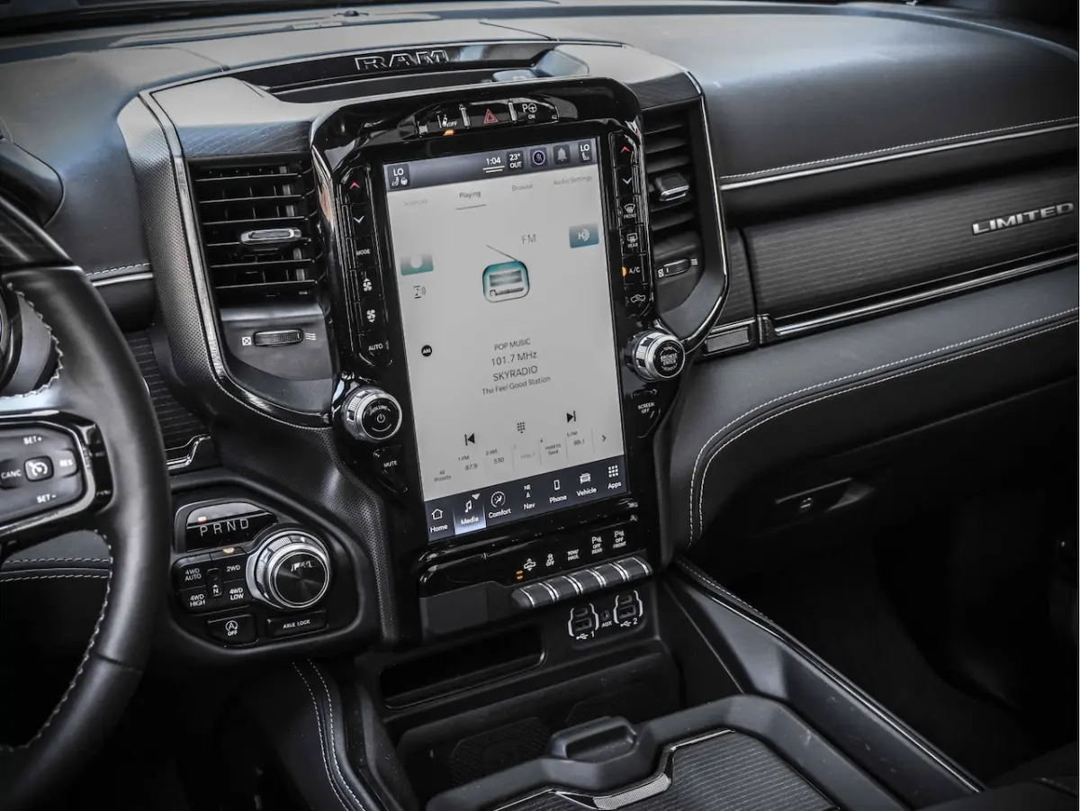 Limited Night Edition | Digitale cluster | 5.7L HEMI V8