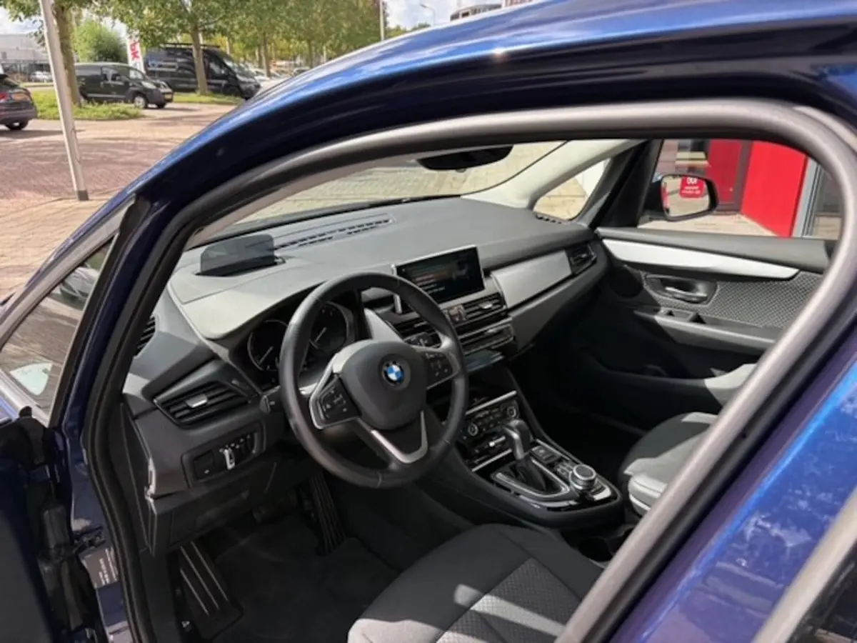 225xe iPerformance | Navi | Cruise | Camera | 77.136 km Dealeronderhouden