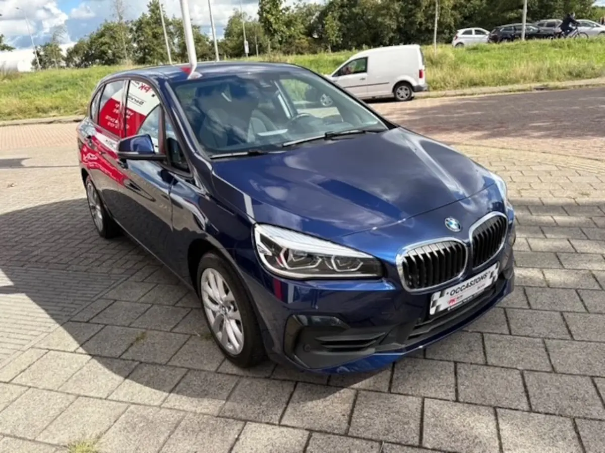 225xe iPerformance | Navi | Cruise | Camera | 77.136 km Dealeronderhouden