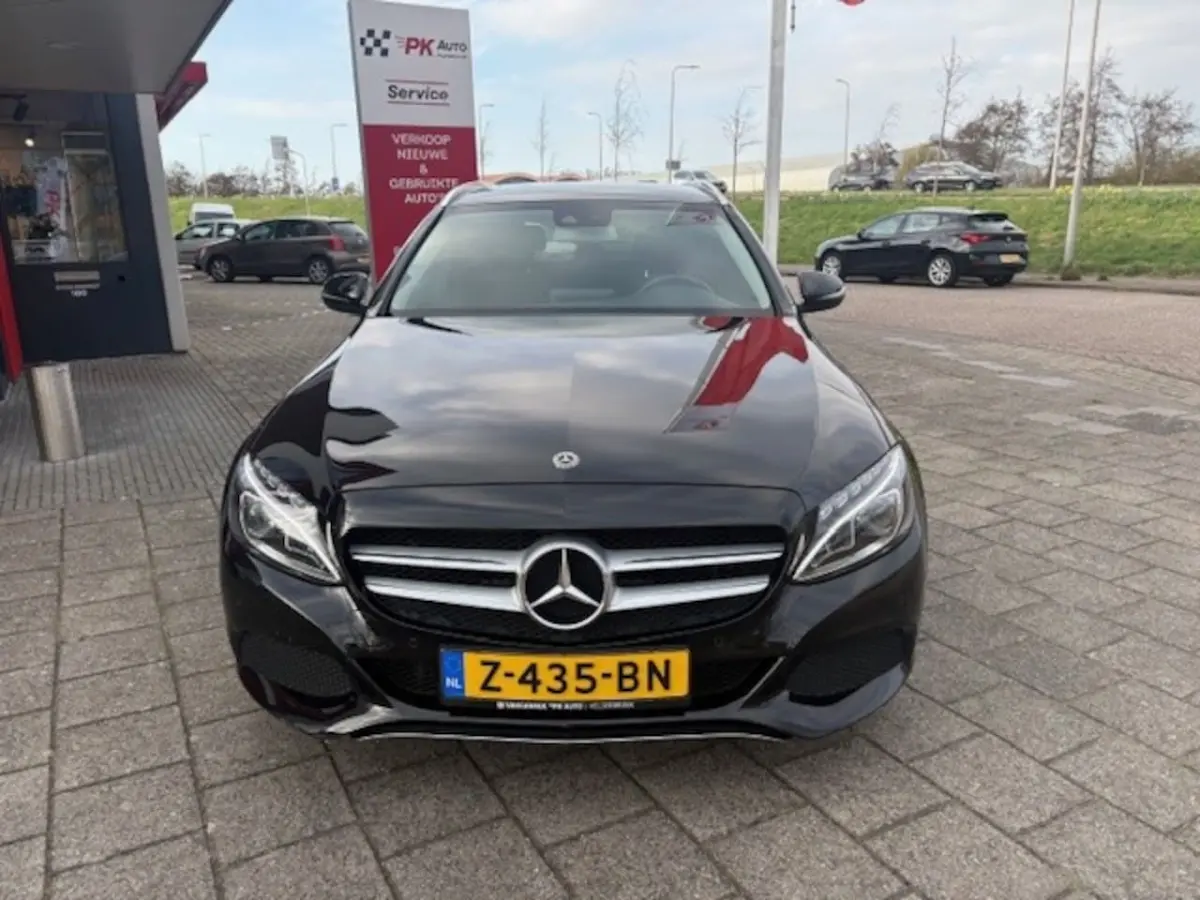 300 Ambition | Navi | Cruise | 77.058 km Dealeronderhouden