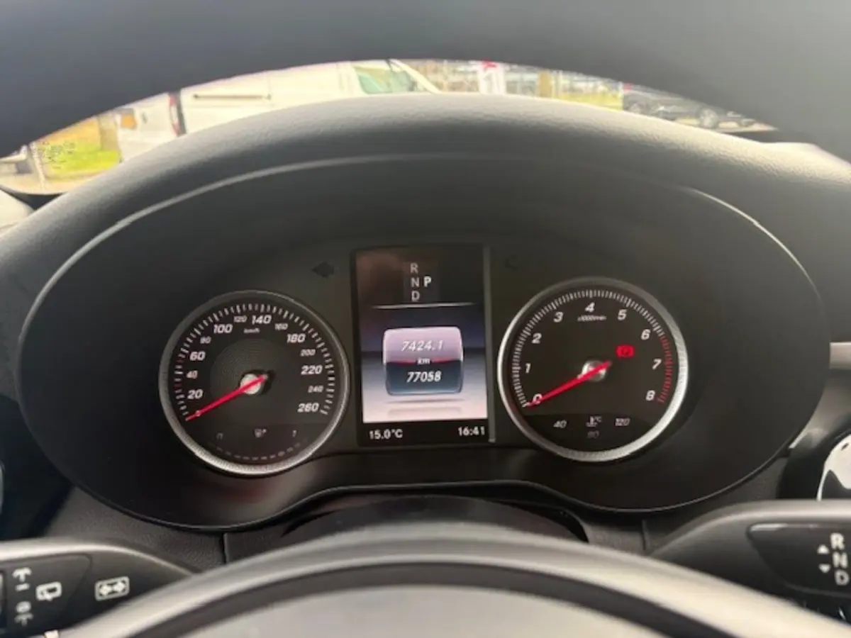 300 Ambition | Navi | Cruise | 77.058 km Dealeronderhouden
