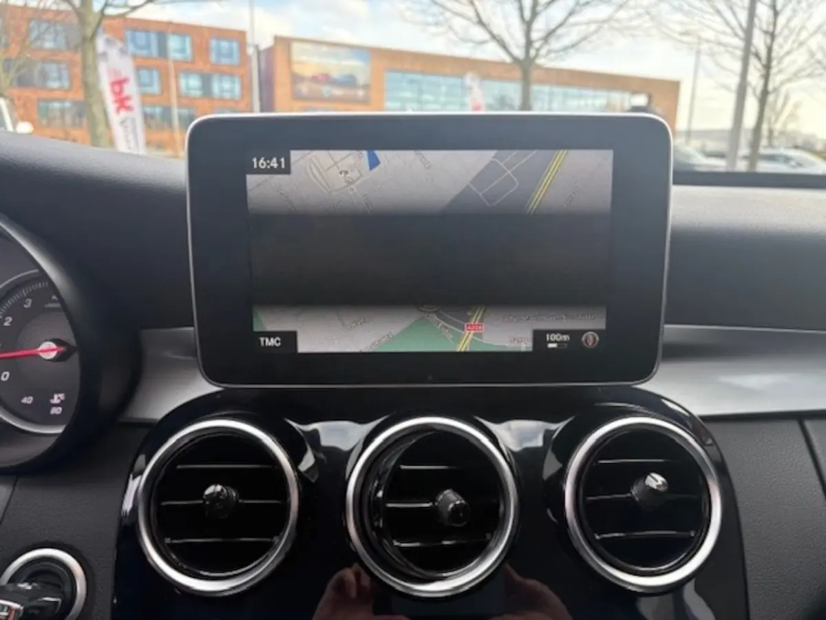 300 Ambition | Navi | Cruise | 77.058 km Dealeronderhouden