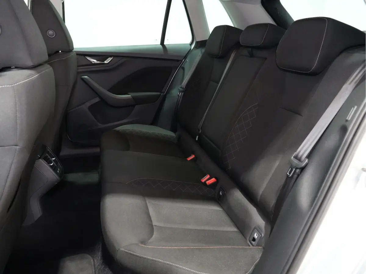 1.0 TSI 110pk DSG Business Ed. | Navi | Camera | Stoelverw. | Android/Carplay 129