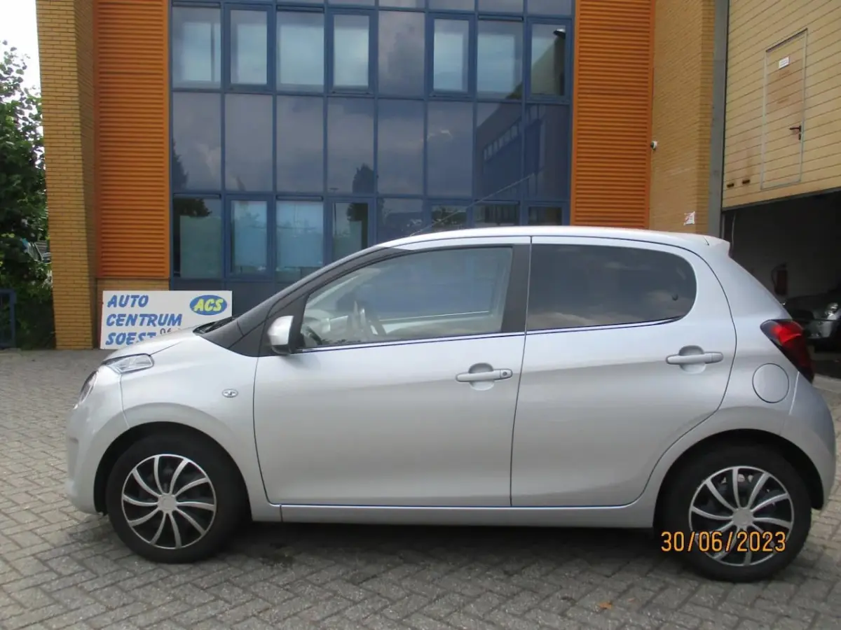 1.0 VTi Feel 5-drs