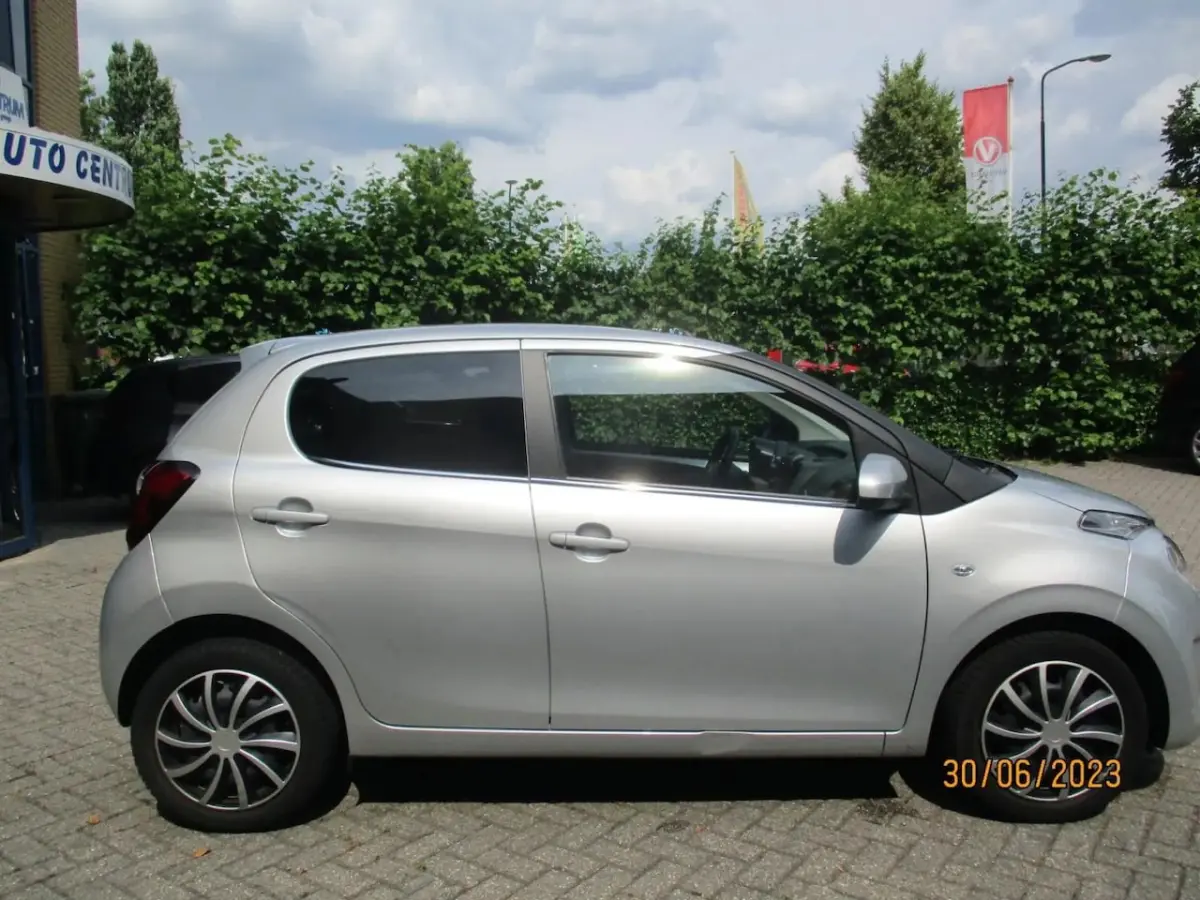 1.0 VTi Feel 5-drs