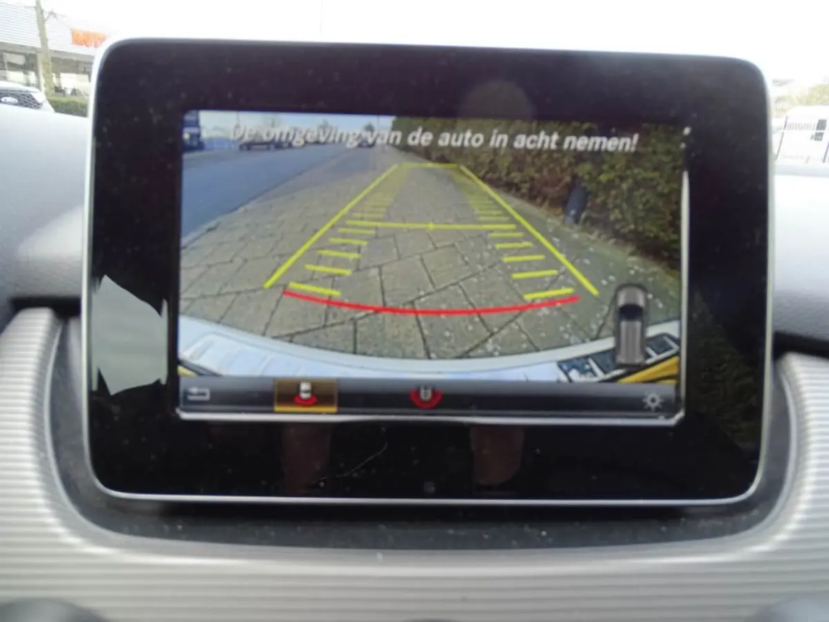 180 AMBITION-Blth-Clima-Navigatie-Pdc