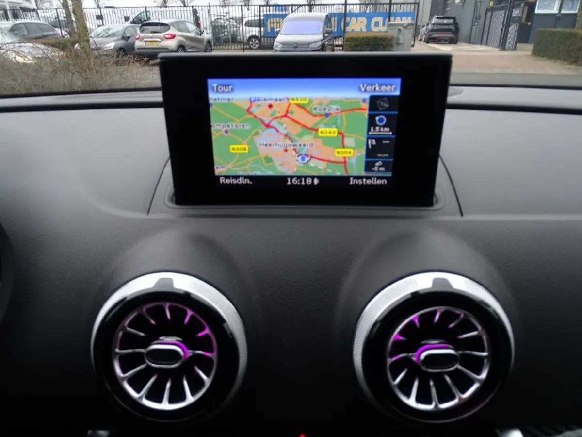 1.2 TFSI ADRENALIN - 110 Pk-Navi-Cruise-LED-Blth-Media-PDC-Came