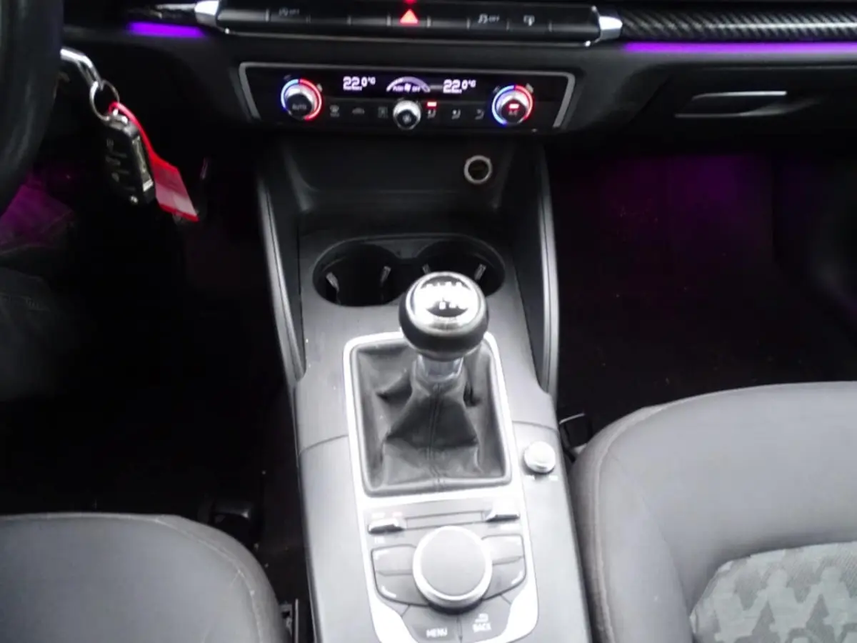 1.2 TFSI ADRENALIN - 110 Pk-Navi-Cruise-LED-Blth-Media-PDC-Came