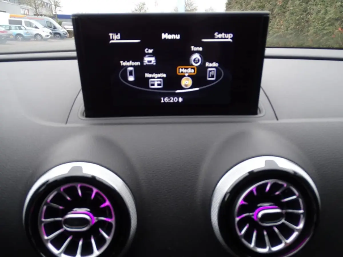 1.2 TFSI ADRENALIN - 110 Pk-Navi-Cruise-LED-Blth-Media-PDC-Came