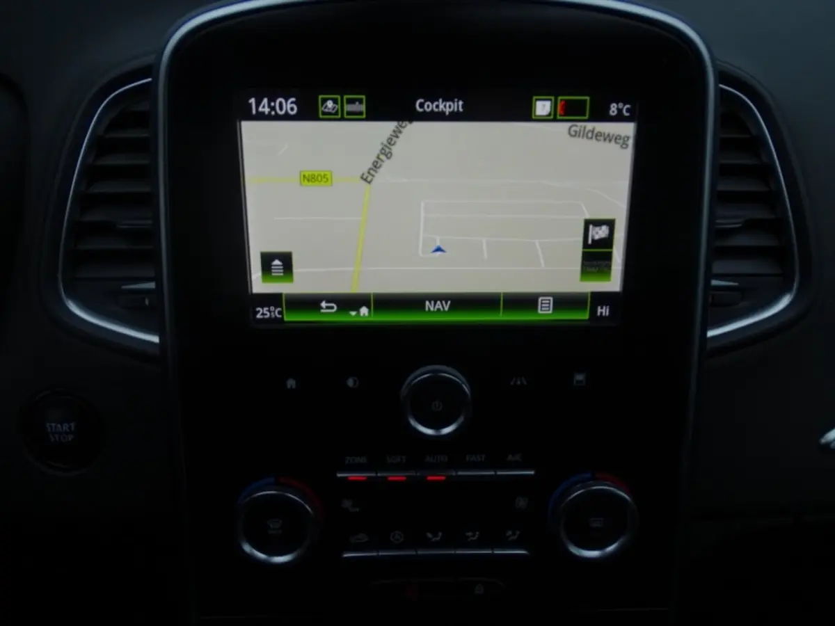 Grand Scenic 1.3 TCE BUSINESS ZEN-Navi-Trkh-Clima-Led-Cruise-Blth-Usb-Pdc-Media