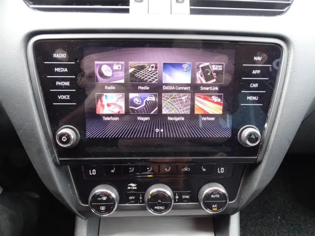 1.0 TSI BNS EDITION-Clima-Media app-Blth-Trkh-Cruise-Verw stl