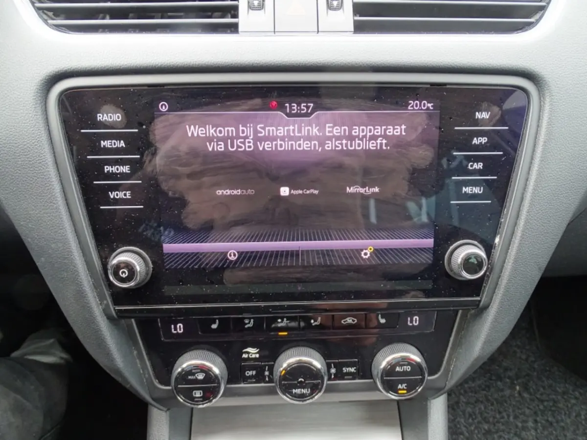 1.0 TSI BNS EDITION-Clima-Media app-Blth-Trkh-Cruise-Verw stl