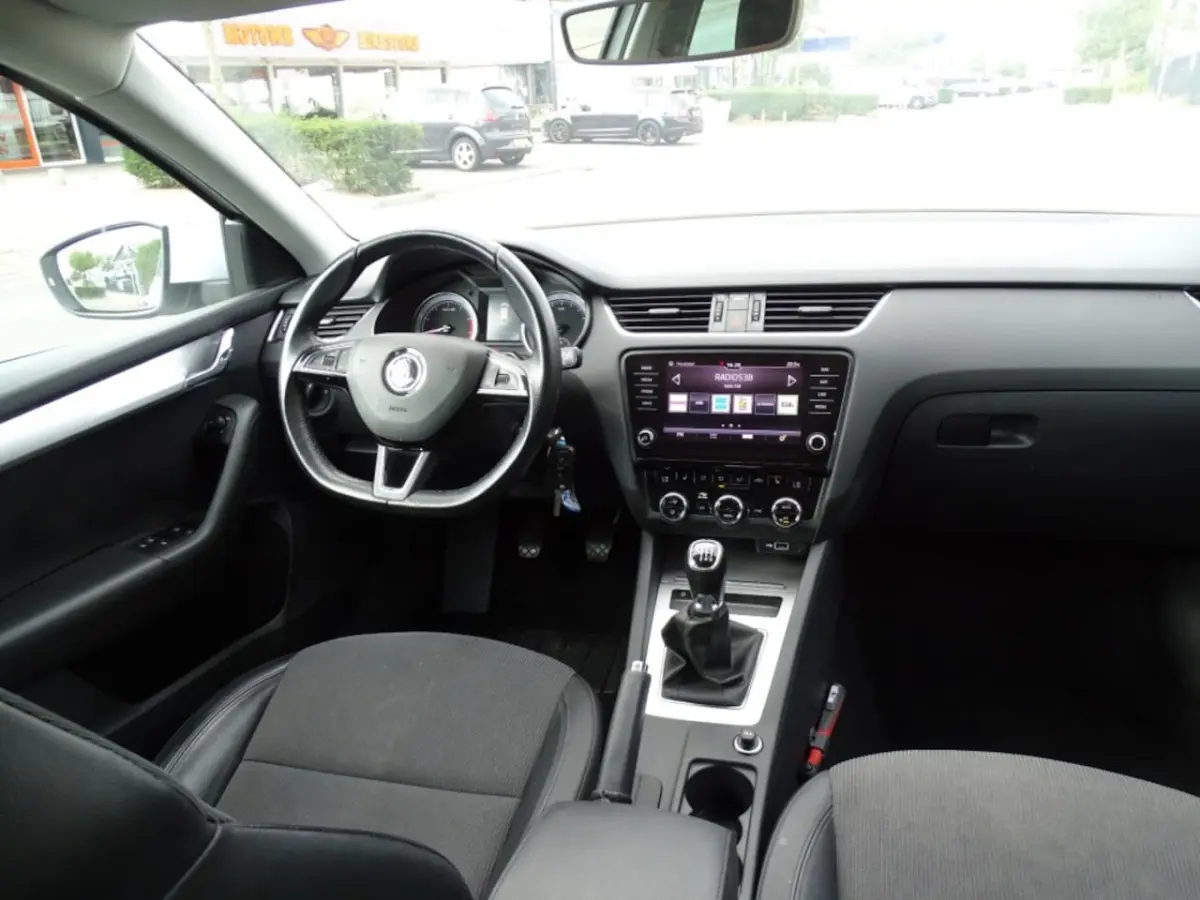 1.0 TSI BNS EDITION-Clima-Media app-Blth-Trkh-Cruise-Verw stl
