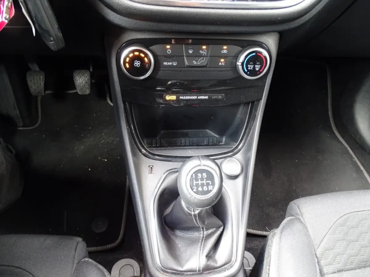 1.0 EB HYB. TITANIUM-Trkh-Carplay-Navi-Blth-Clima-Led