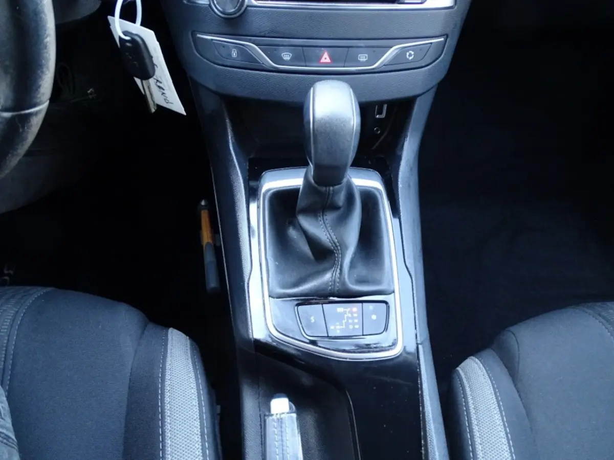 1.2 SW STYLE 131 Pk -Navi-Cruise-Pdc-Media app-Usb-Blt