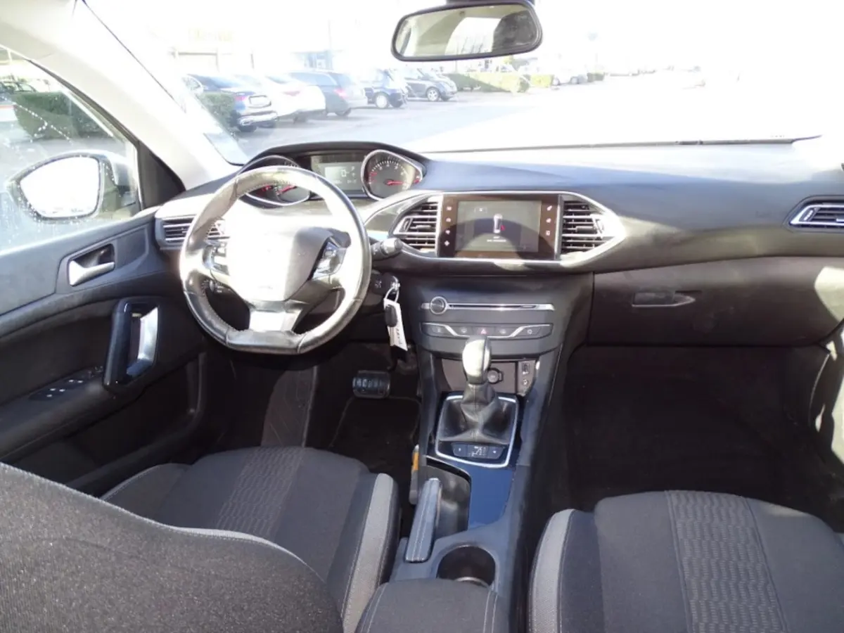 1.2 SW STYLE 131 Pk -Navi-Cruise-Pdc-Media app-Usb-Blt
