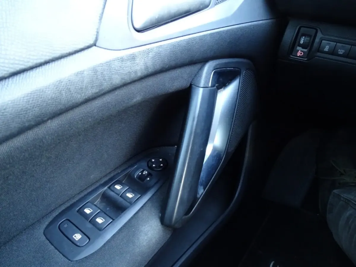 1.2 SW STYLE 131 Pk -Navi-Cruise-Pdc-Media app-Usb-Blt