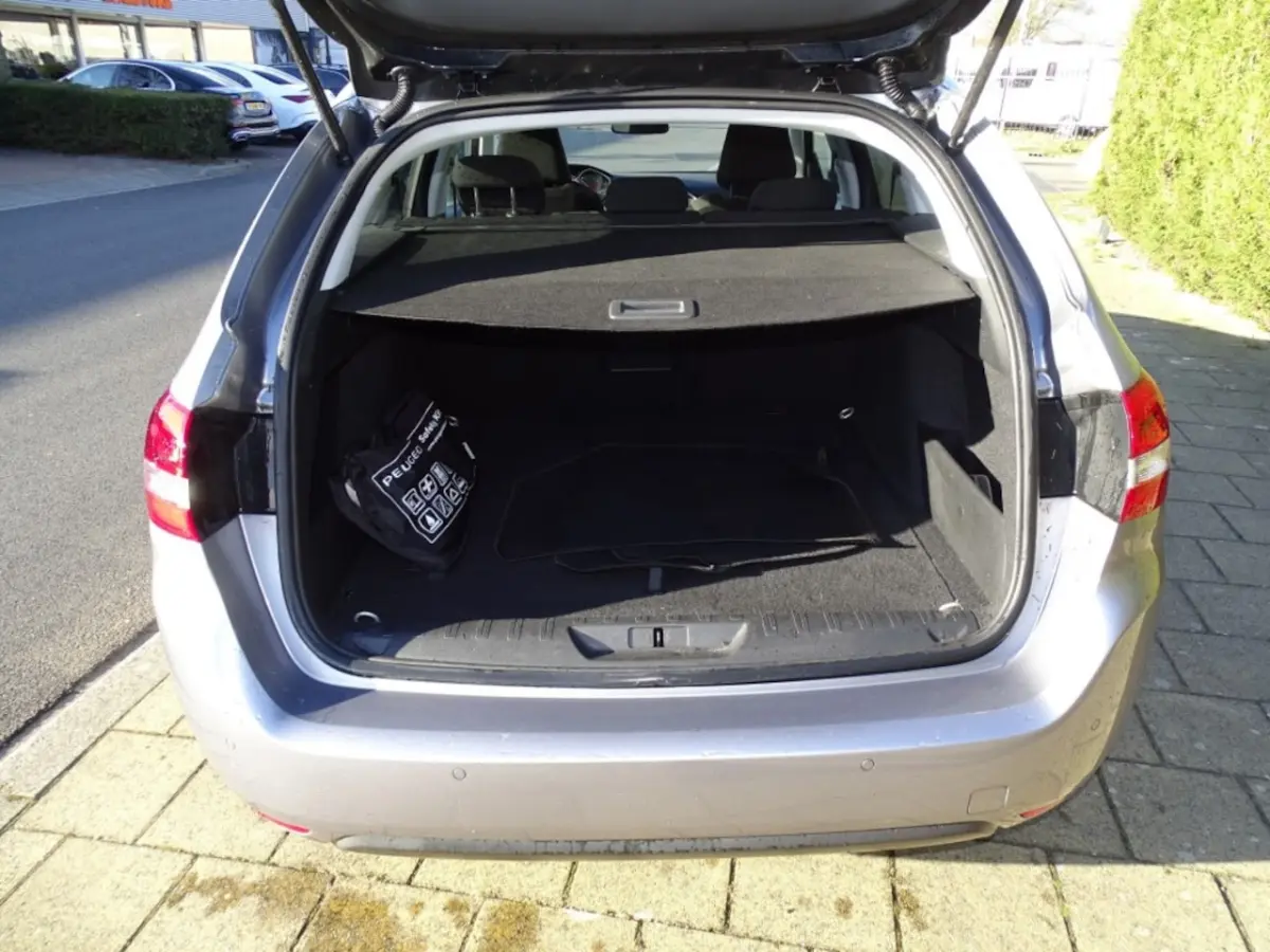 1.2 SW STYLE 131 Pk -Navi-Cruise-Pdc-Media app-Usb-Blt