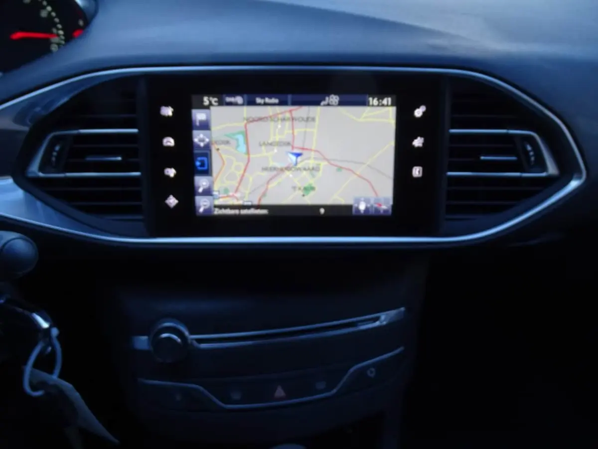 1.2 SW STYLE 131 Pk -Navi-Cruise-Pdc-Media app-Usb-Blt
