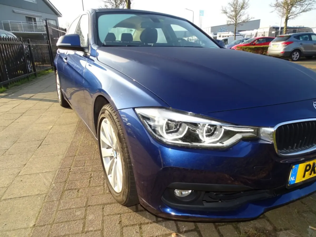 318I EXECUTIVE-Automaat-Navi-Media-Pdc-Blth-Cruise-Clima