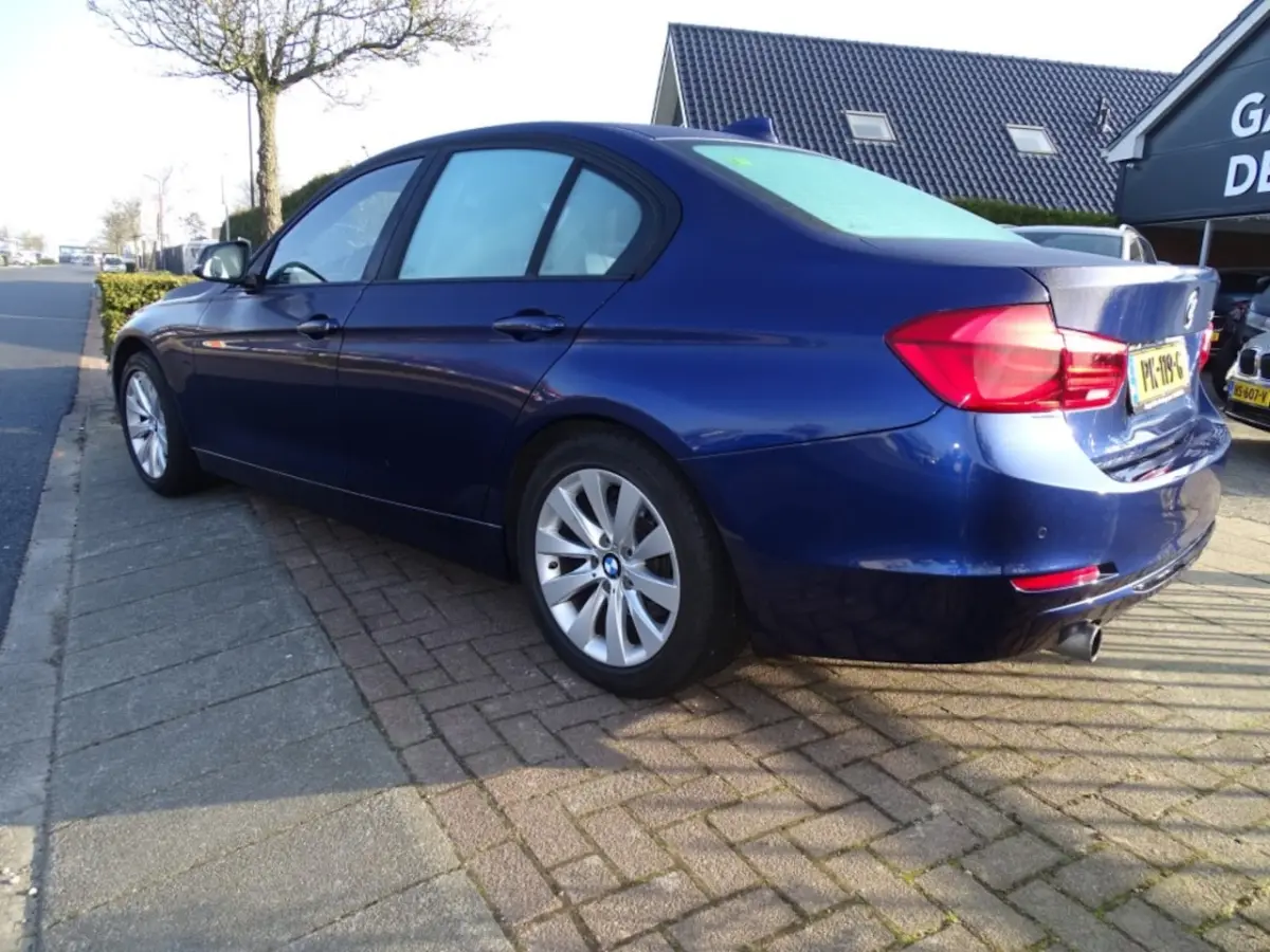 318I EXECUTIVE-Automaat-Navi-Media-Pdc-Blth-Cruise-Clima
