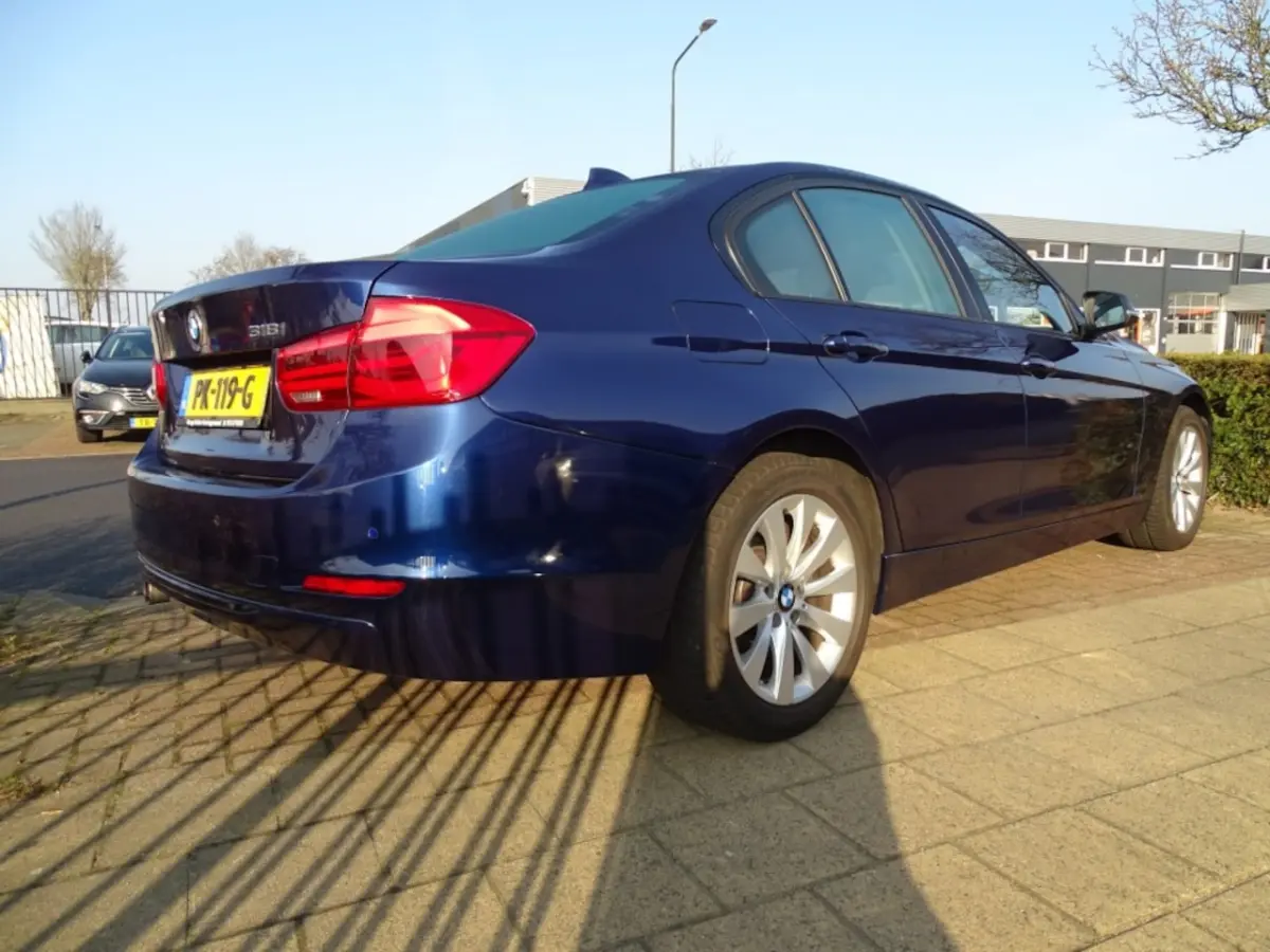 318I EXECUTIVE-Automaat-Navi-Media-Pdc-Blth-Cruise-Clima