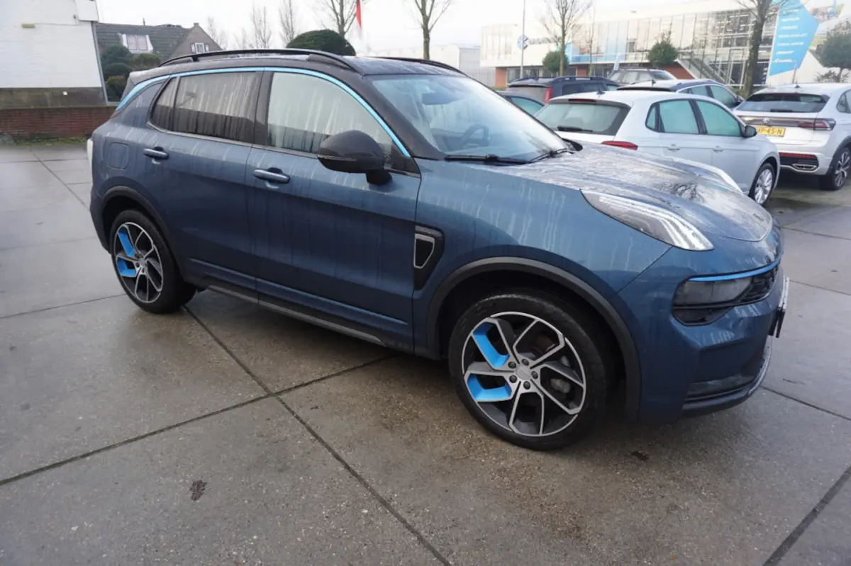1.5TD 261pk PHEV 7DCTH 360 camera Panoramadak
