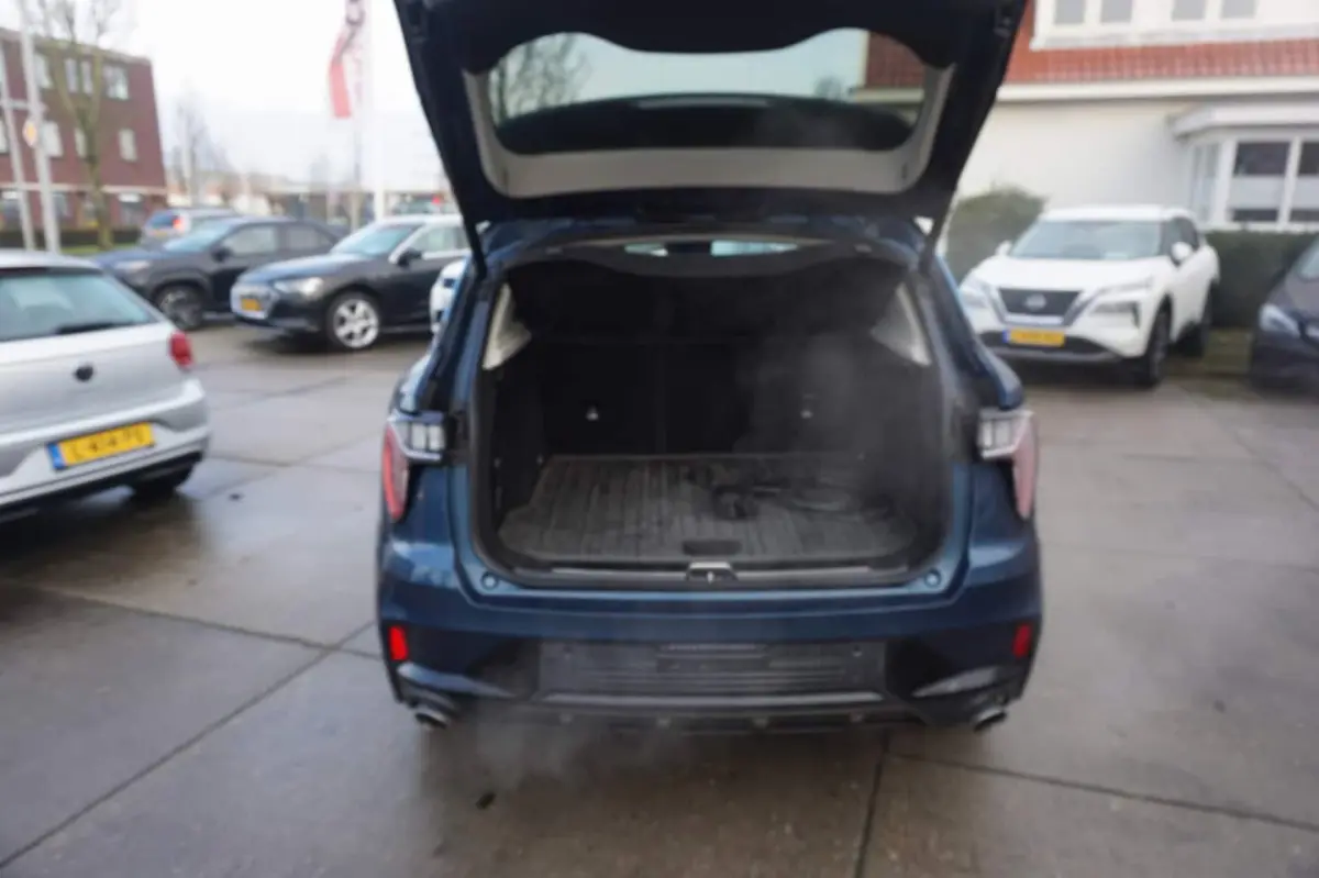 1.5TD 261pk PHEV 7DCTH 360 camera Panoramadak