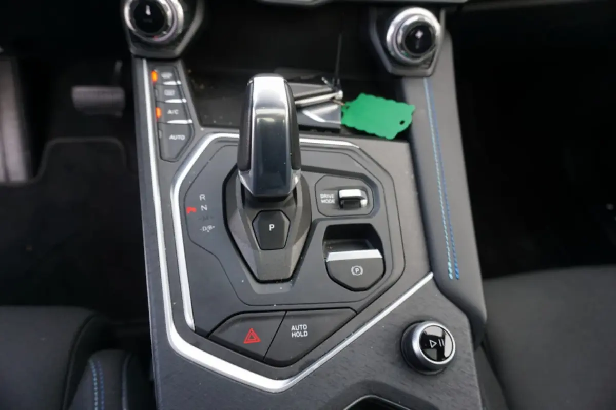 1.5TD 261pk PHEV 7DCTH 360 camera Panoramadak