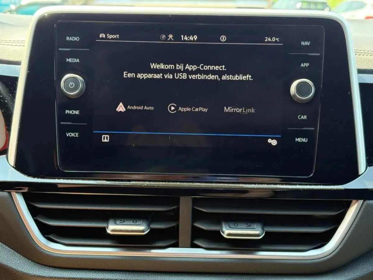 1.0 TSI R-LINE FACELIFT NAVI CAMERA CARPLAY DIGITALE SCHERM AIRCO LMV P