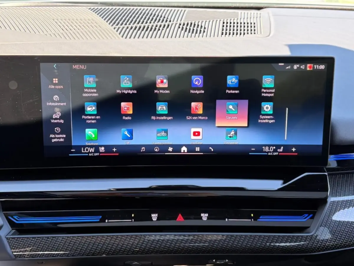 520I AUT. M SPORTPAKKET PRO PANO-DAK LEER HEAD-UP NAVI CAMERA CARPLAY MEMORY HK SOUND