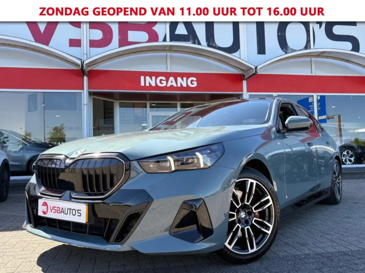 520I AUT. M SPORTPAKKET PRO PANO-DAK LEER HEAD-UP NAVI CAMERA CARPLAY MEMORY HK SOUND