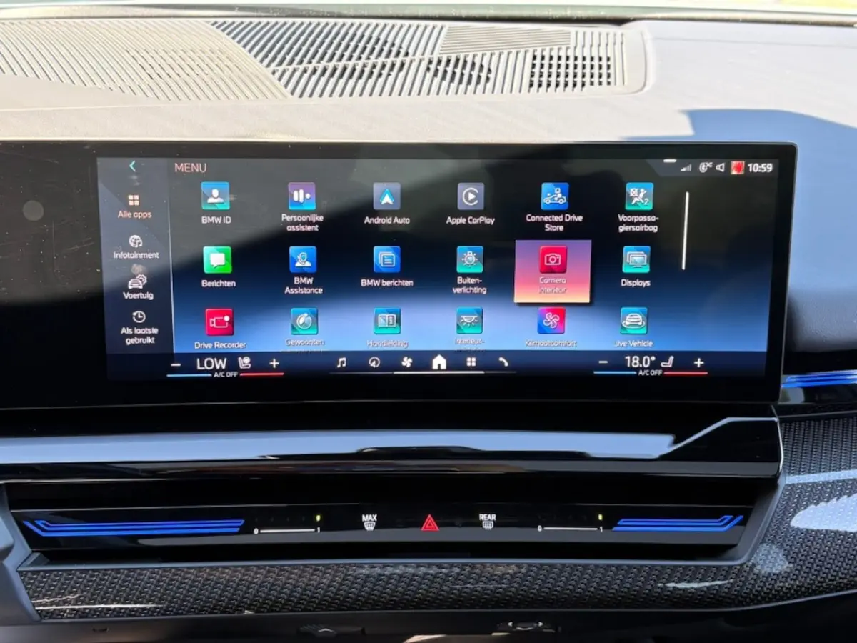 520I AUT. M SPORTPAKKET PRO PANO-DAK LEER HEAD-UP NAVI CAMERA CARPLAY MEMORY HK SOUND