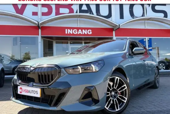 520I AUT. M SPORTPAKKET PRO PANO-DAK LEER HEAD-UP NAVI CAMERA CARPLAY MEMORY HK SOUND