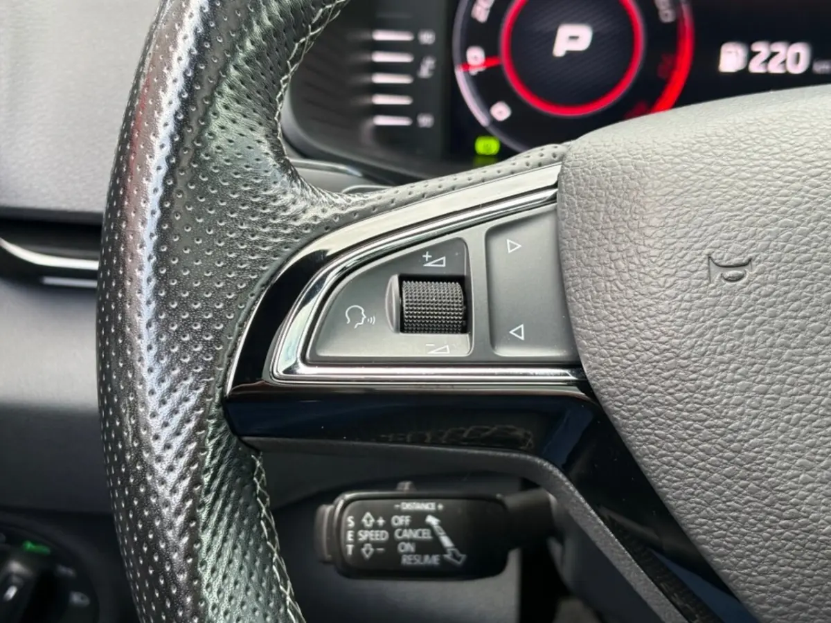 1.5 TSI ACT 150PK AUT. SPORT-LINE PANO-DAK NAVI CAMERA DIGITAL-COCKPIT CARPLAY AIRCO LMV P