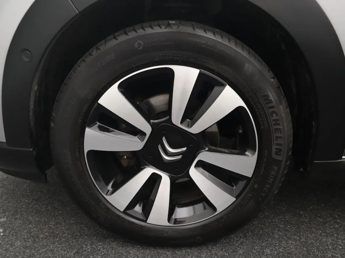 1.2 PureTech Shine AUTOMAAT / DRIEM VV / CAMERA / TREKHAAK / CARPLAY / NAVI / CLIMA / PDC