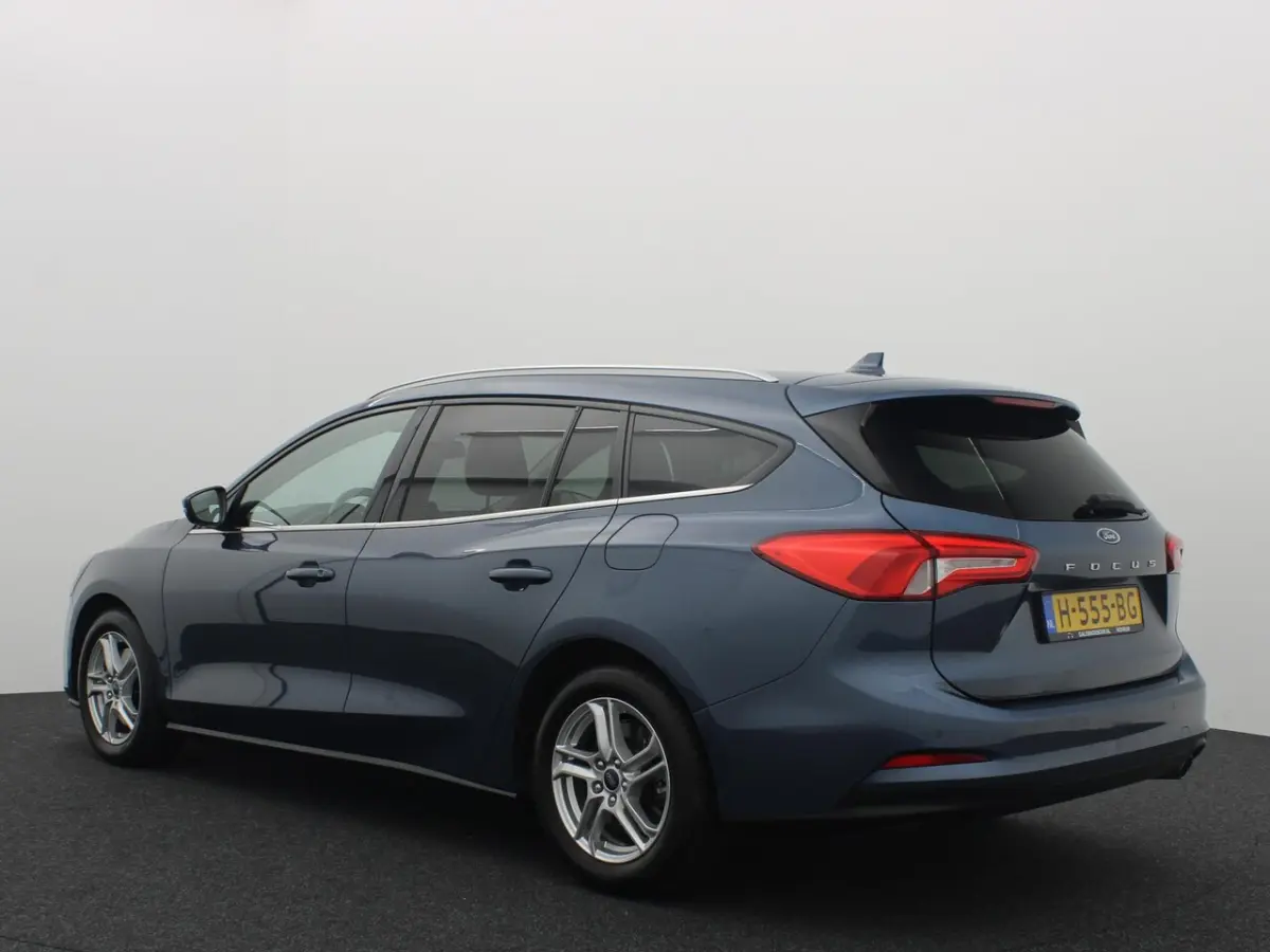 1.0 EcoBoost Trend Edition Business STOELVERW / STUURVERW / CARPLAY / NAVI / AIRCO / PDC /