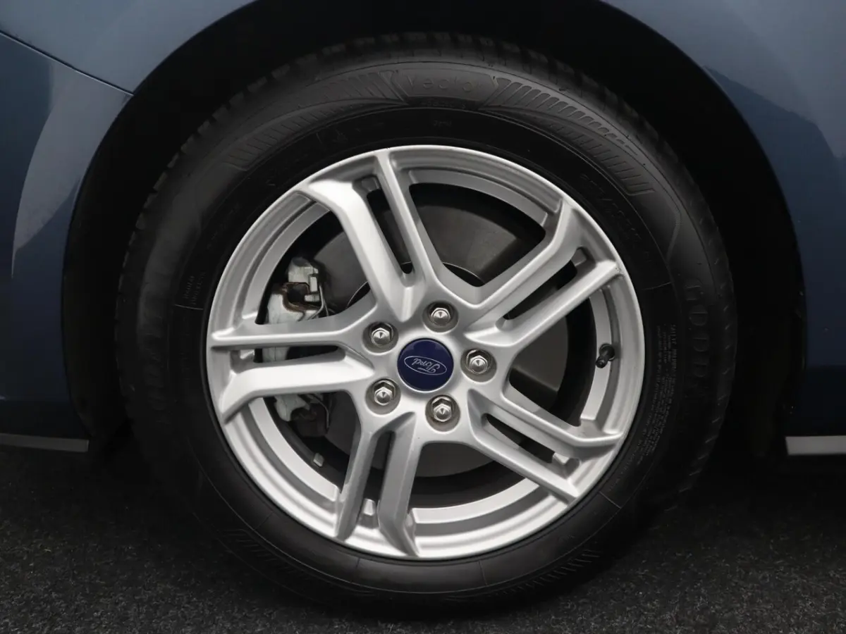 1.0 EcoBoost Trend Edition Business STOELVERW / STUURVERW / CARPLAY / NAVI / AIRCO / PDC /