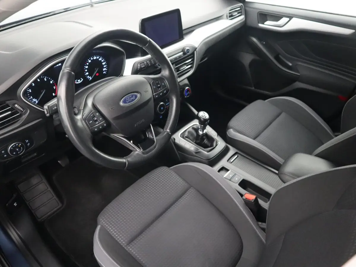 1.0 EcoBoost Trend Edition Business STOELVERW / STUURVERW / CARPLAY / NAVI / AIRCO / PDC /