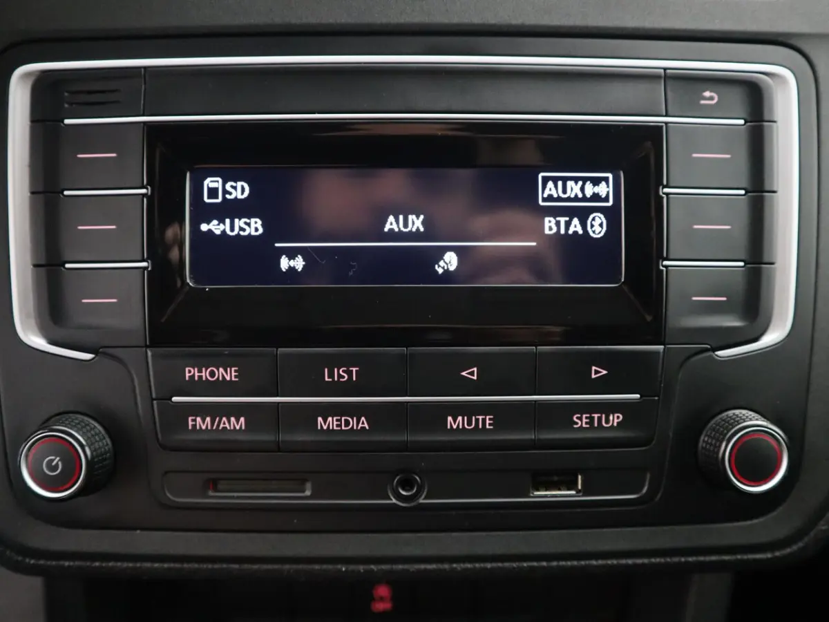 2.0 TDI L2H1 BMT Trendline TREKHAAK / AIRCO / ELEK RAMEN / BLUETOOTH / NL-AUTO