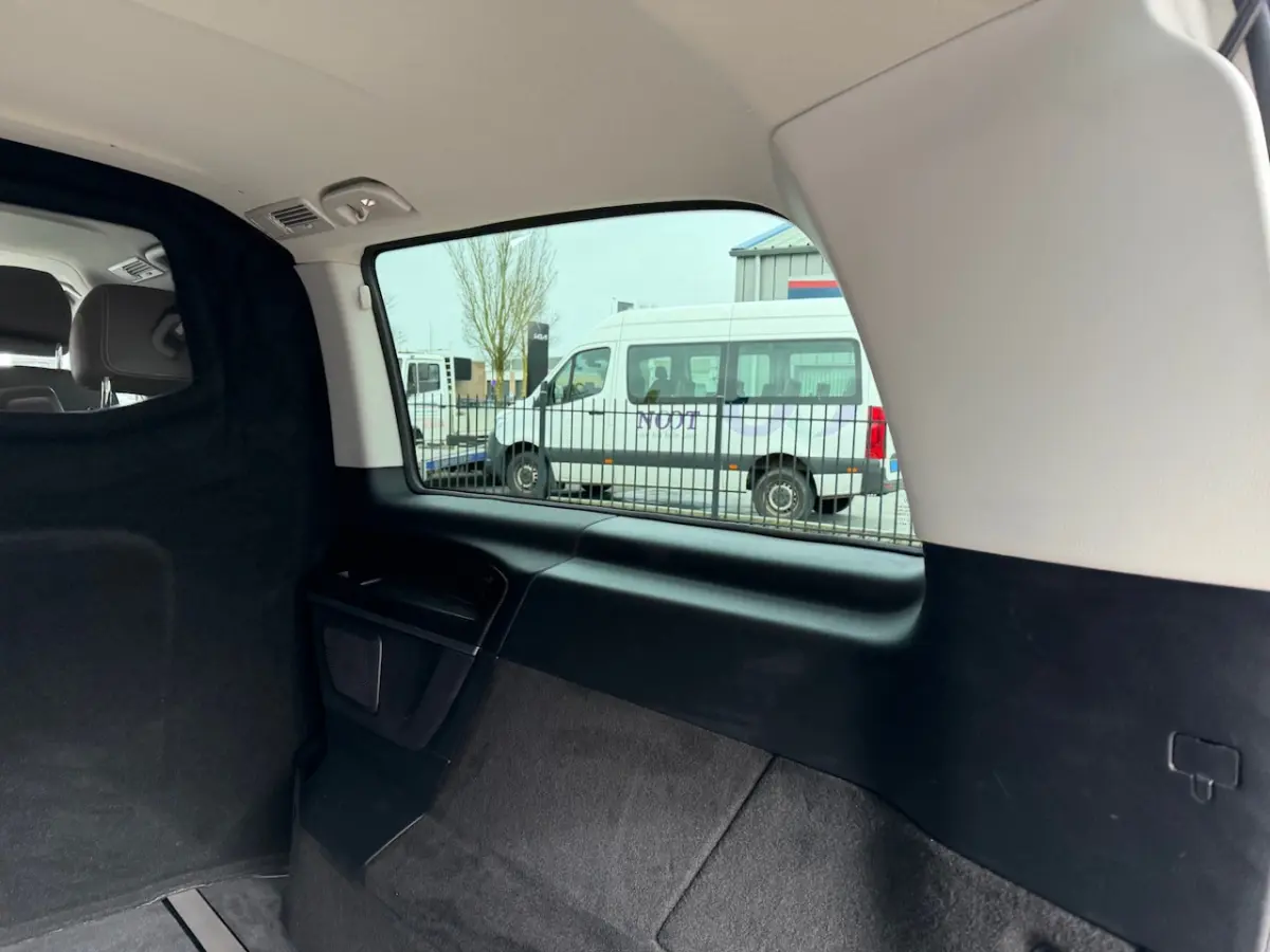 300d 4-MATIC L3 XXL DC | Avantgarde | 360Â° Camera | Mbux